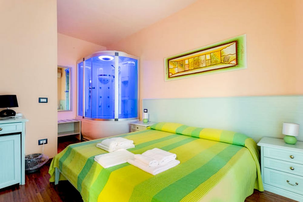 Junior Suite, Jetted Tub photo 1