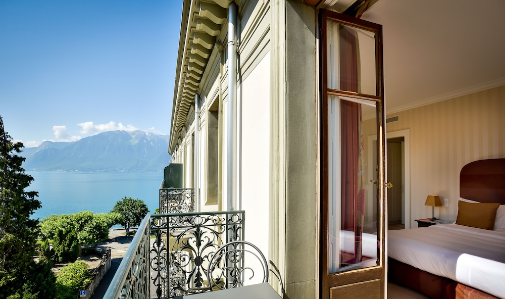 Executive Double Room, 1 King Bed, Partial Lake View