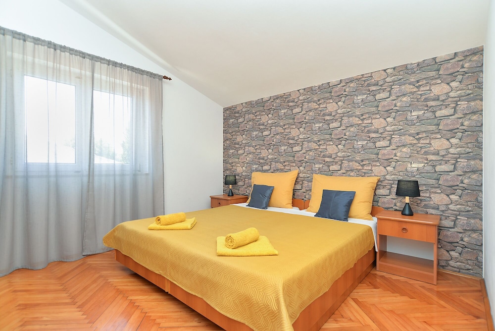 Apartment, 1 Bedroom (596/1440)