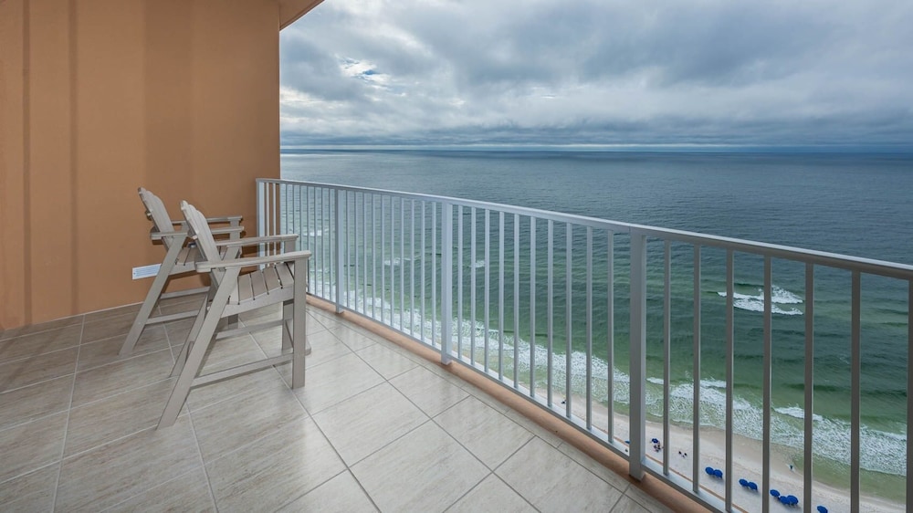 Condo, 2 Bedrooms