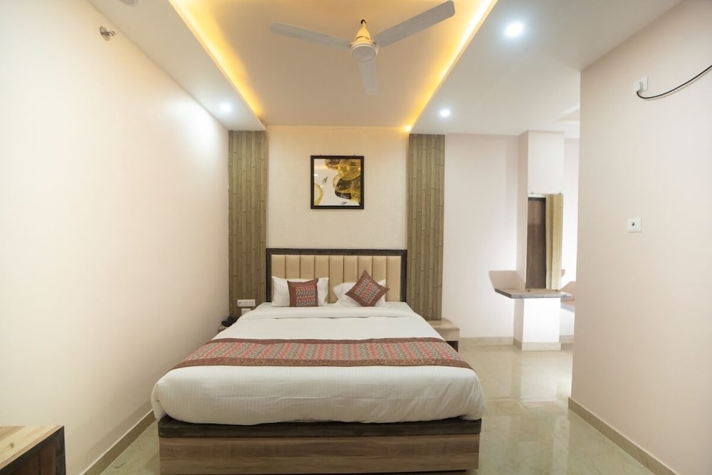Deluxe Room - Photo 1