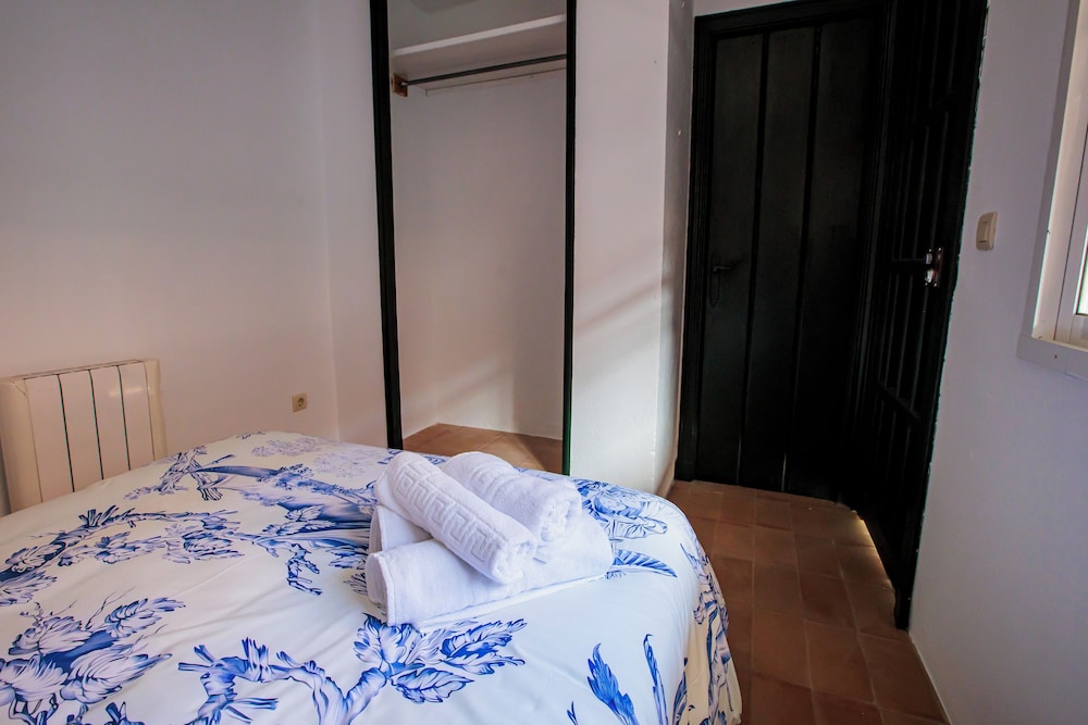 Basic Double Room photo 2