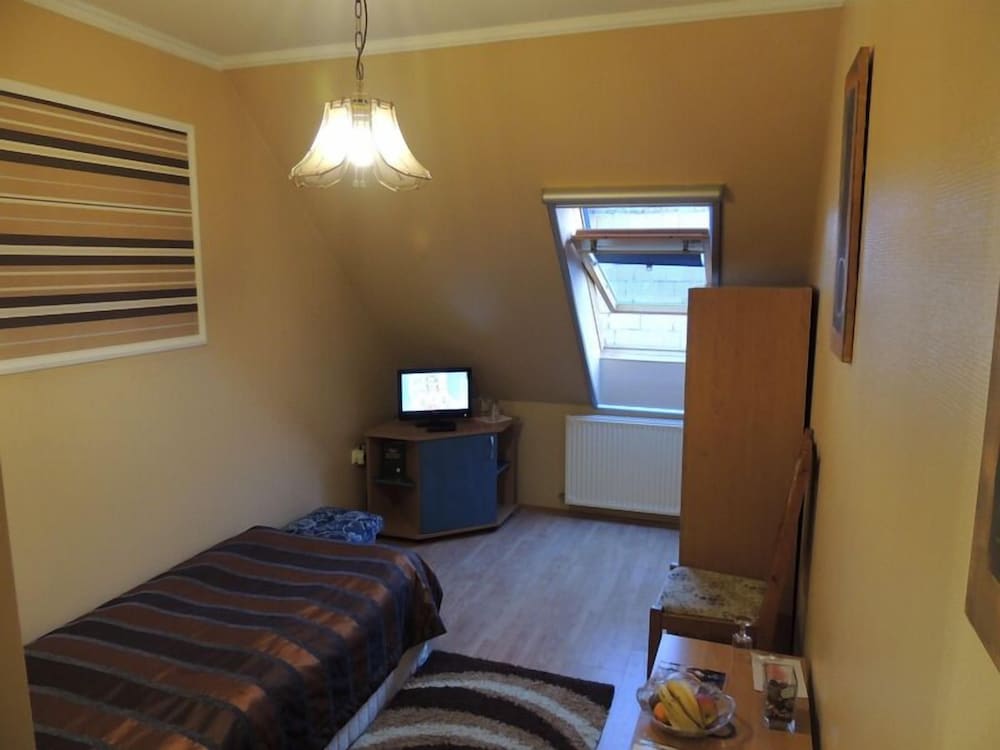 Economy Room photo 2