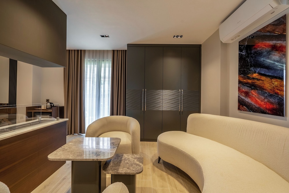 Premium Room, 1 Queen Bed, Sea View photo 2