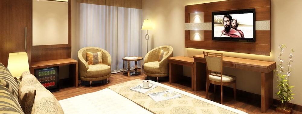 Deluxe Room - Photo 13