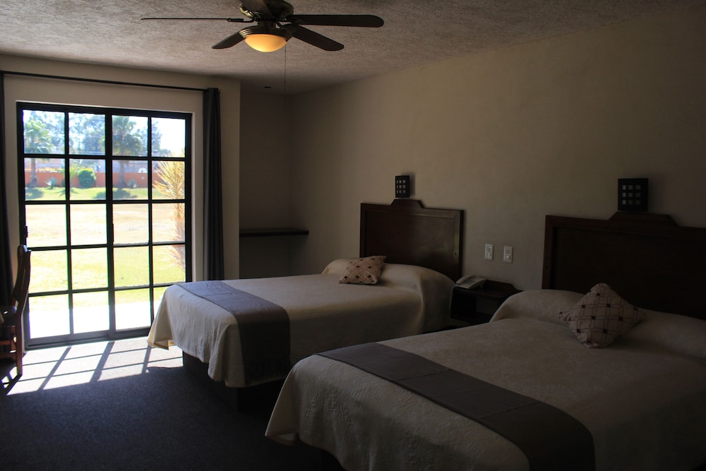 Standard Double Room - Photo 2