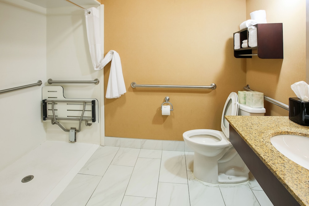 Room, 2 Double Beds, Accessible - Photo 4