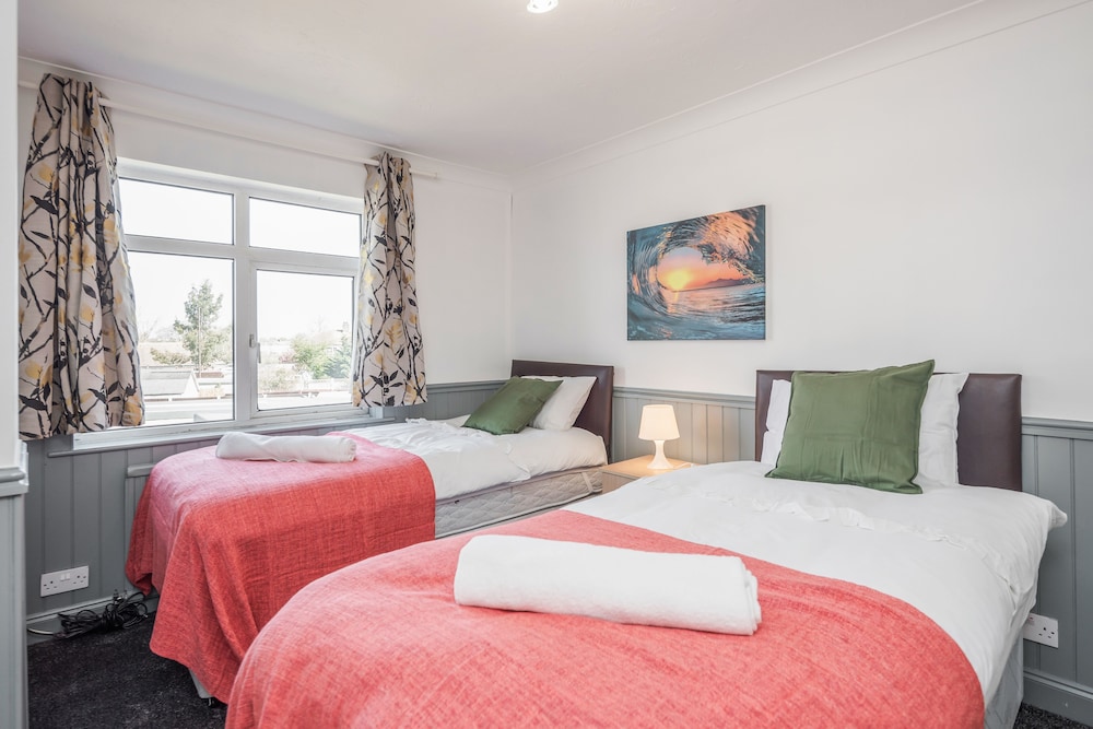 House, Multiple Beds