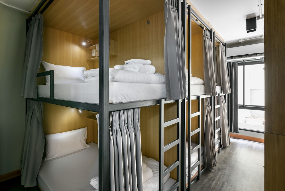 Bed in 6-Bed Mixed Dormitory photo 1