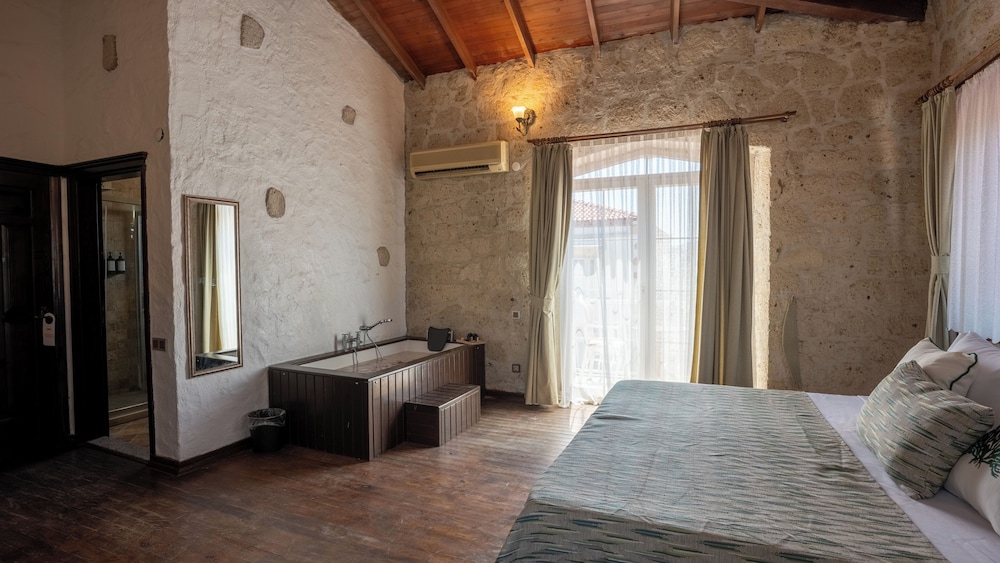 Junior Suite, Private Bathroom