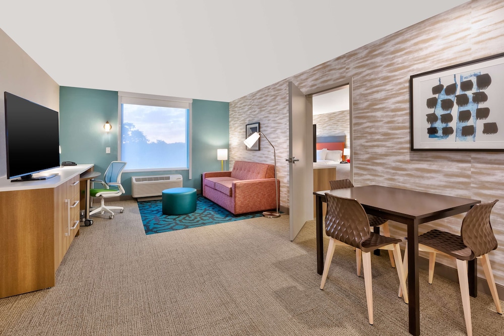Suite, 2 Queen Beds, Accessible, Bathtub - Photo 4