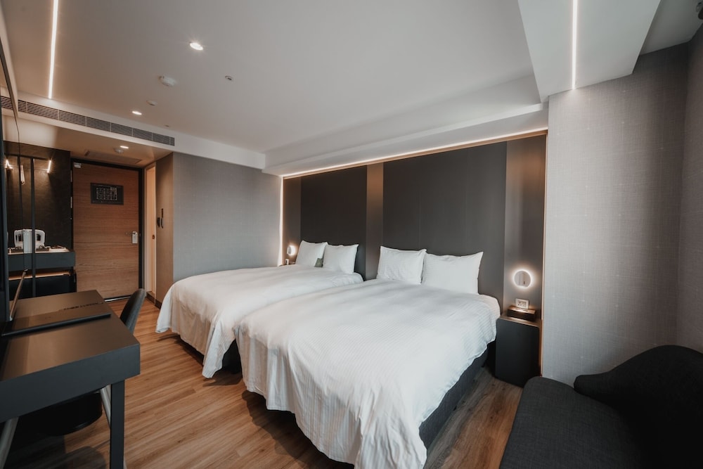 Elite Quadruple Room
