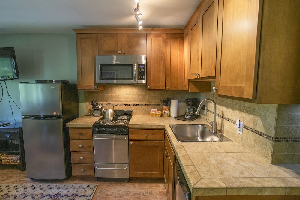523 Preferred 1 Bedroom Unit photo 2