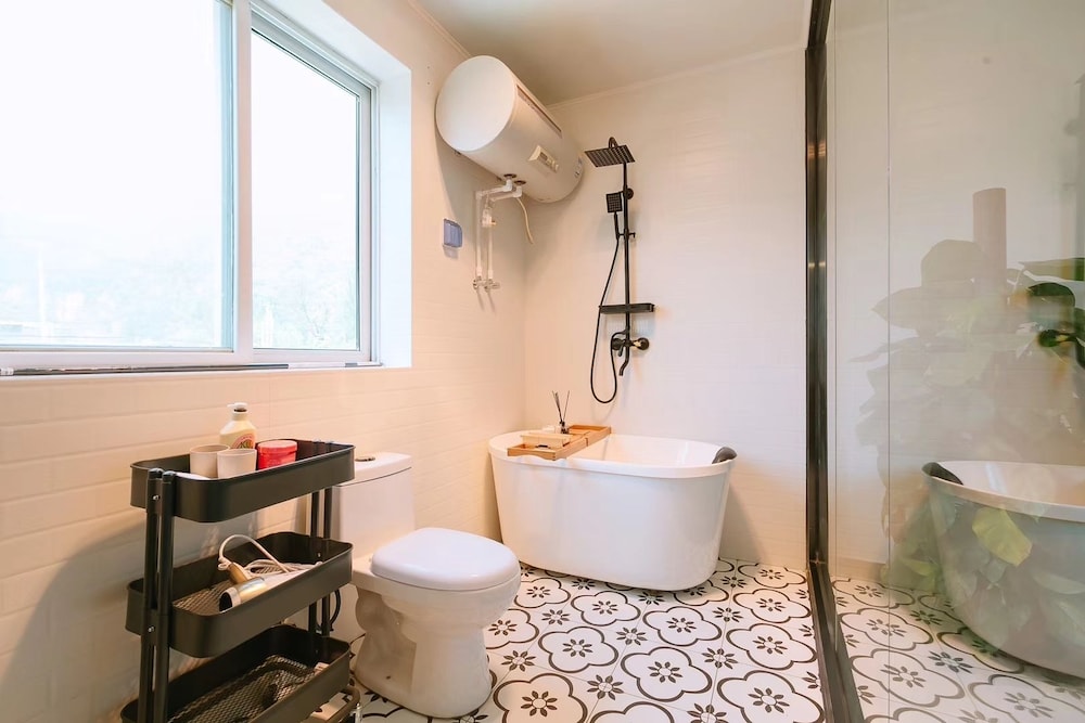 Economy Double Room with Shared Bathroom photo 2