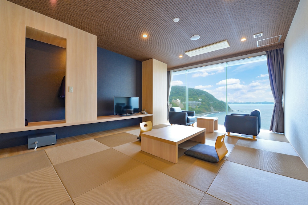 Suite Japanese-Style-Room with 12 Tatami mats(Top Floor)(Sea Side) - Shower Only - Non-Smoking