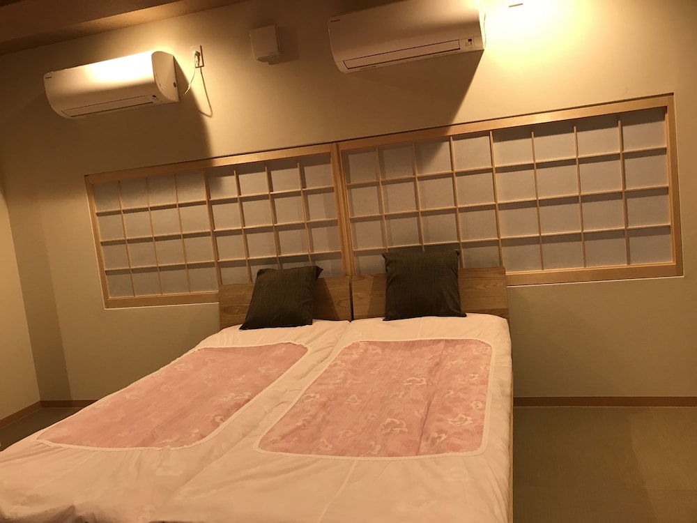 Exclusive Room, 3 Bedrooms, Private Bathroom