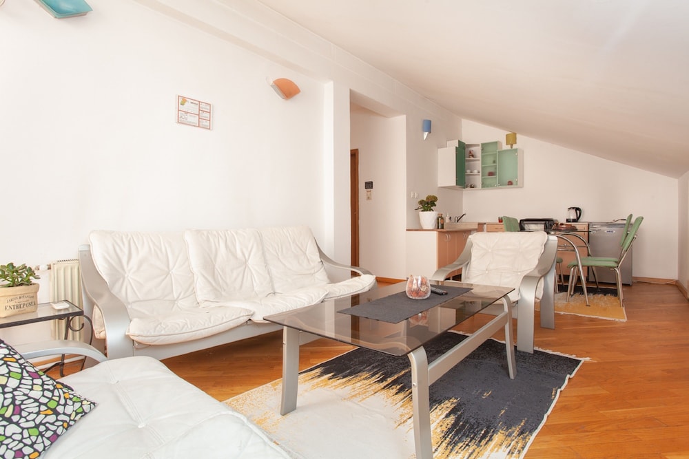 Superior Apartment, 1 Queen Bed, Kitchenette photo 2