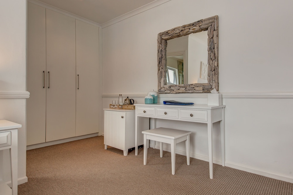 Standard Suite, 1 Bedroom, Ensuite, Garden View
