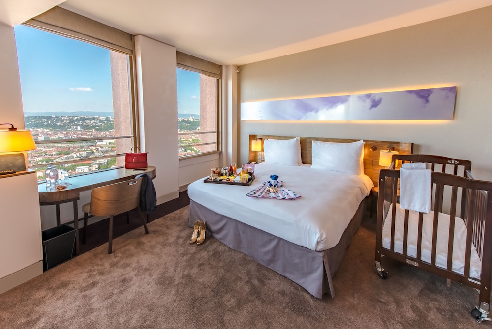 Junior Suite (Panoramic View) - Photo 3
