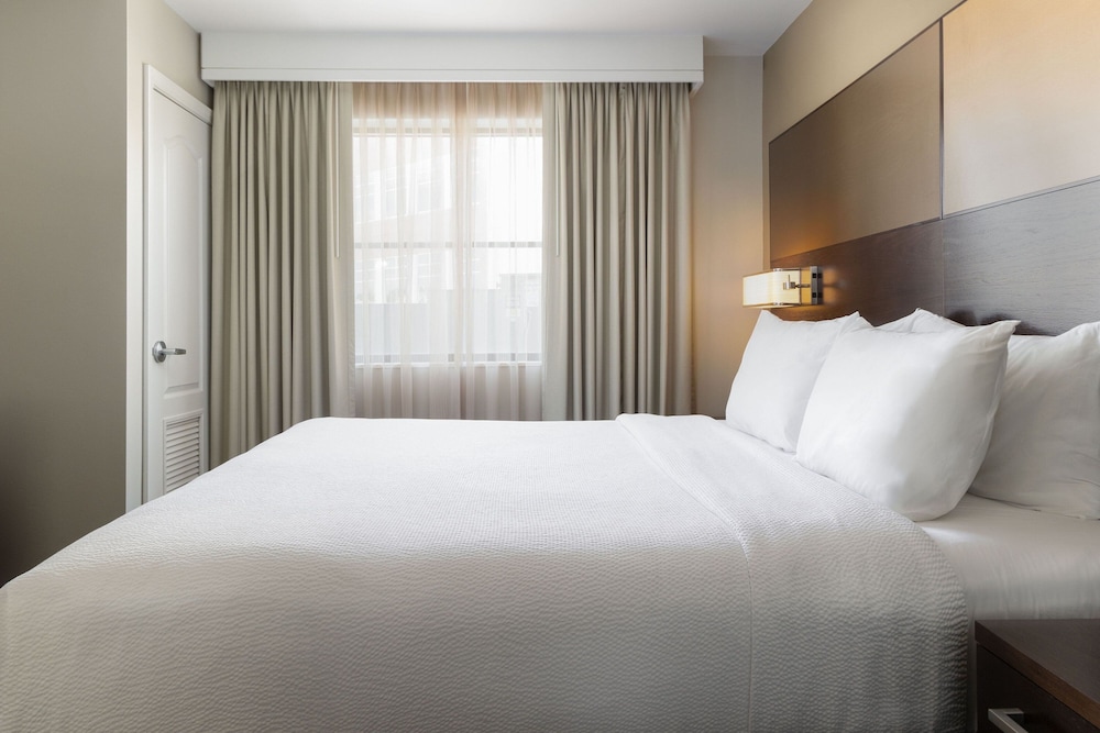 Suite, 1 Double Bed (Hearing Accessible) photo 1