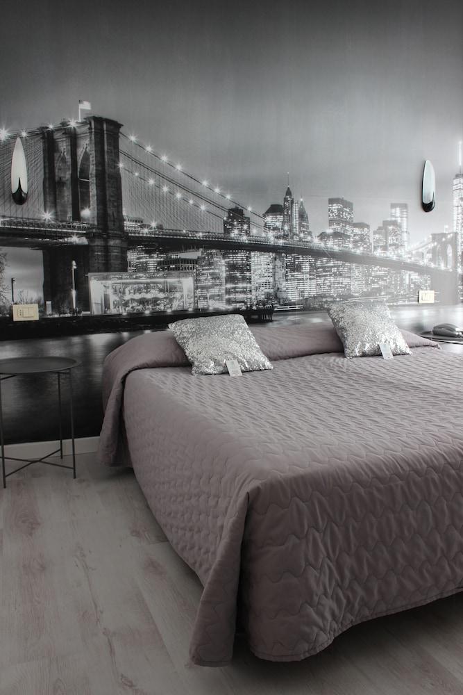 Design Double Room, 1 Queen Bed, Balcony photo 1