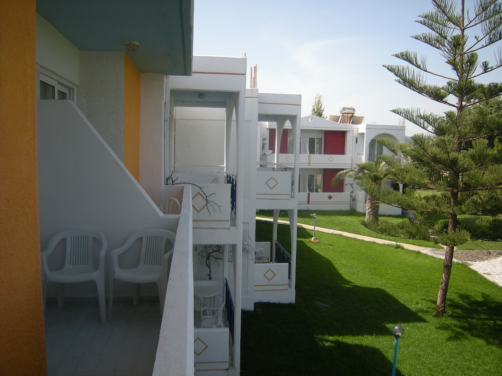 Triple Room - Photo 9