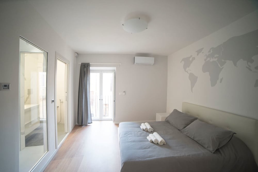 Deluxe Double Room (World)