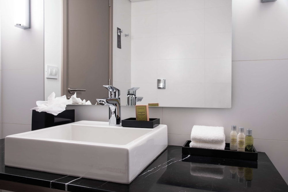 Room, 2 Queen Beds, Accessible (Hearing) - Photo 2