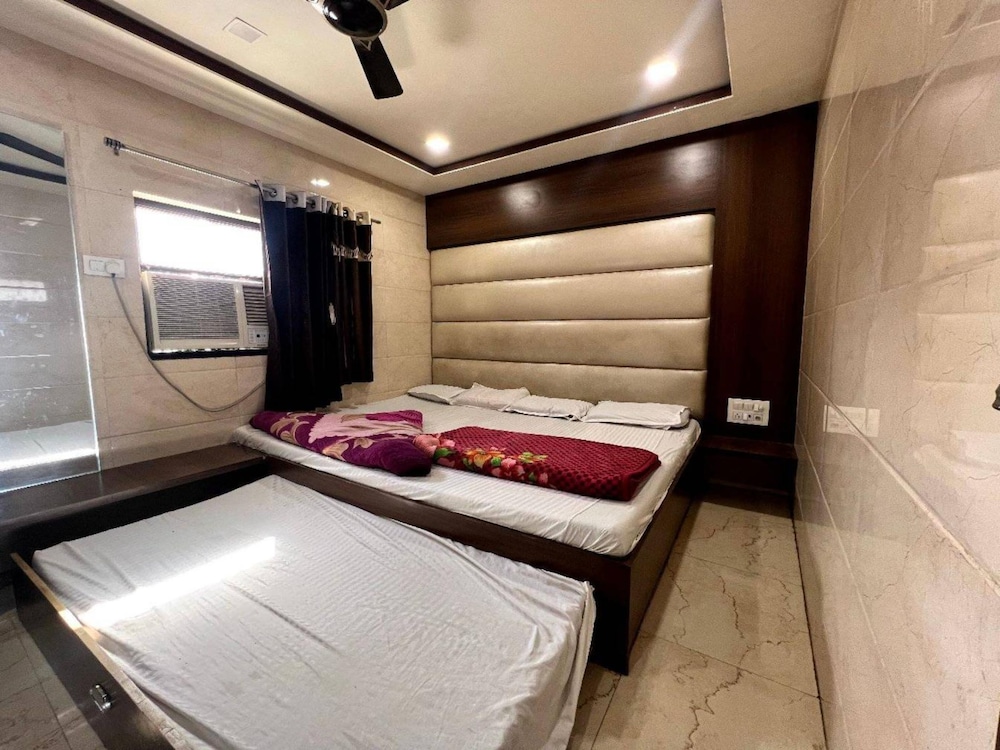 Deluxe Triple Room, City View photo 3