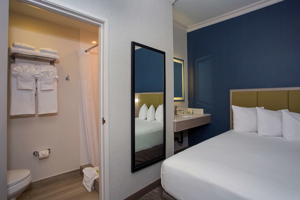 Suite, 2 Double Beds, Non Smoking, Refrigerator & Microwave