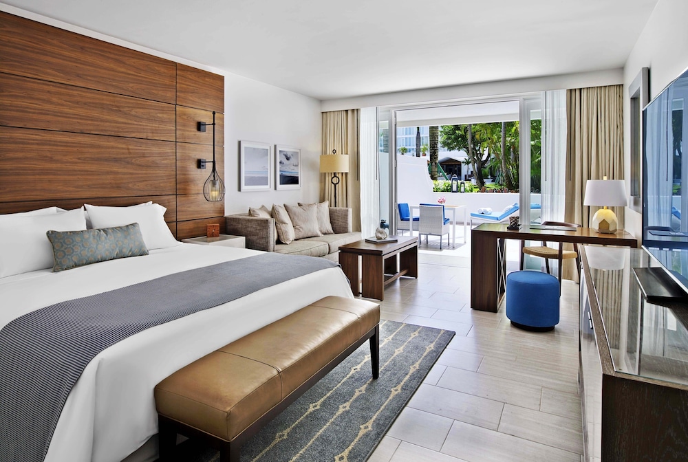 Villa, 1 King Bed, Balcony, Poolside