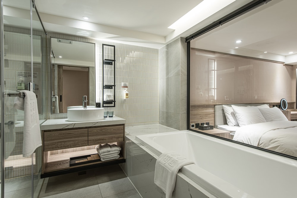 Superior Queen Room - Photo 10