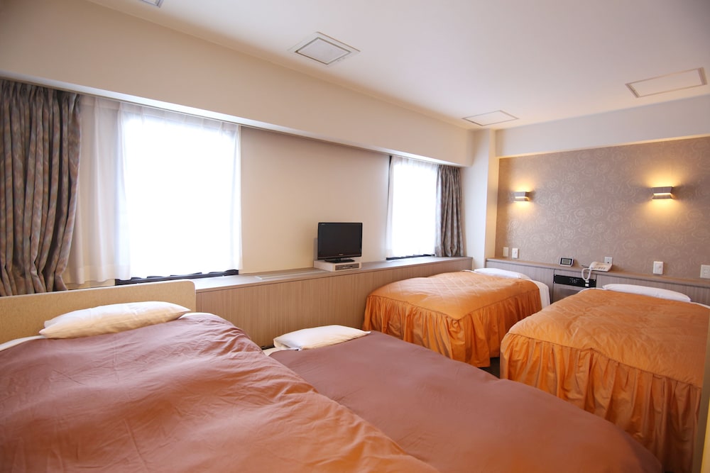 Twin Room, Non Smoking For 4 Guests photo 2