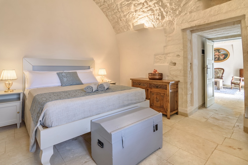 Deluxe Room - Photo 2