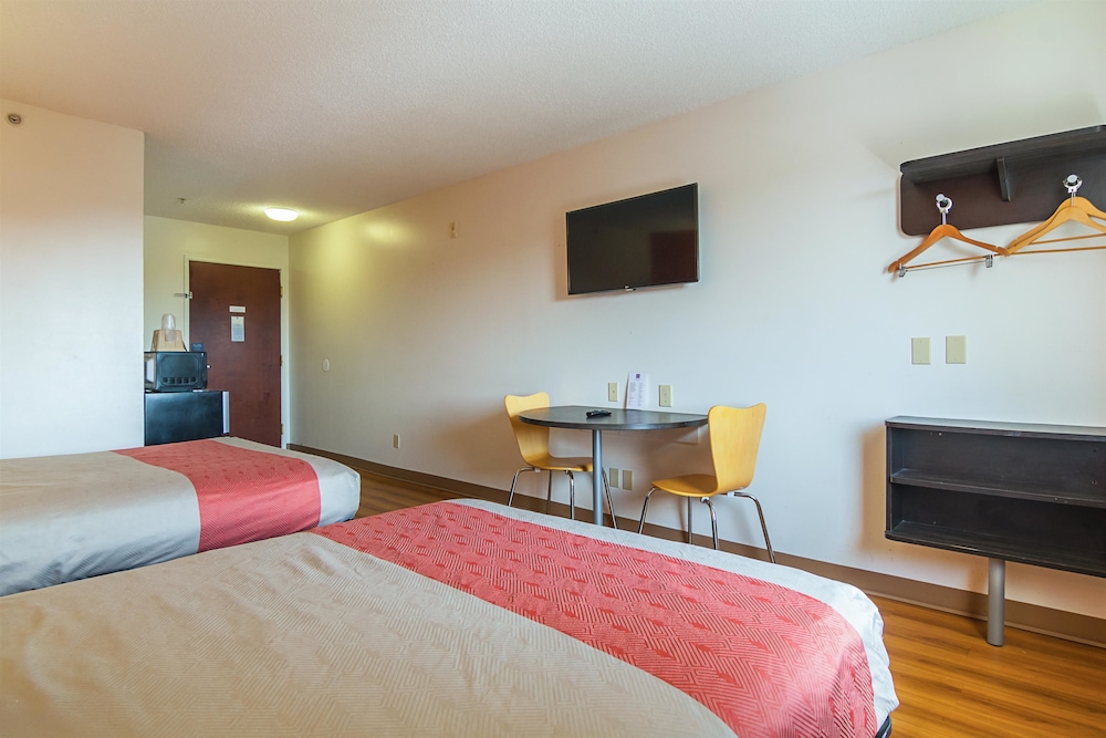 Premium Suite, 2 Queen Beds, Non Smoking, Kitchen - Photo 1