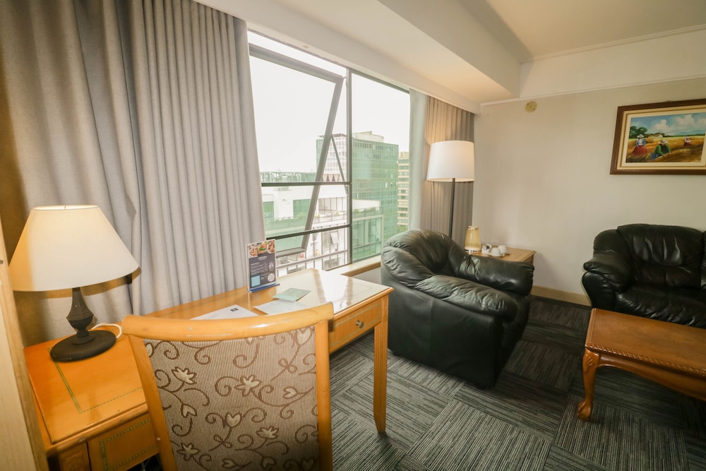 Executive Suite, 1 Queen Bed - Photo 6