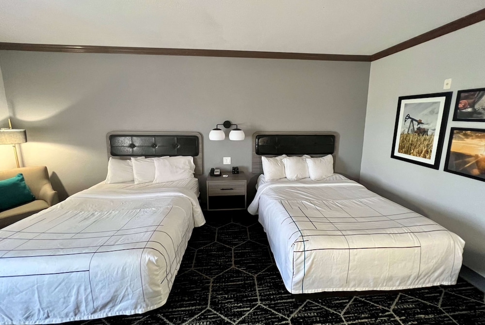 Room, 2 Queen Beds, Non Smoking - Photo 19