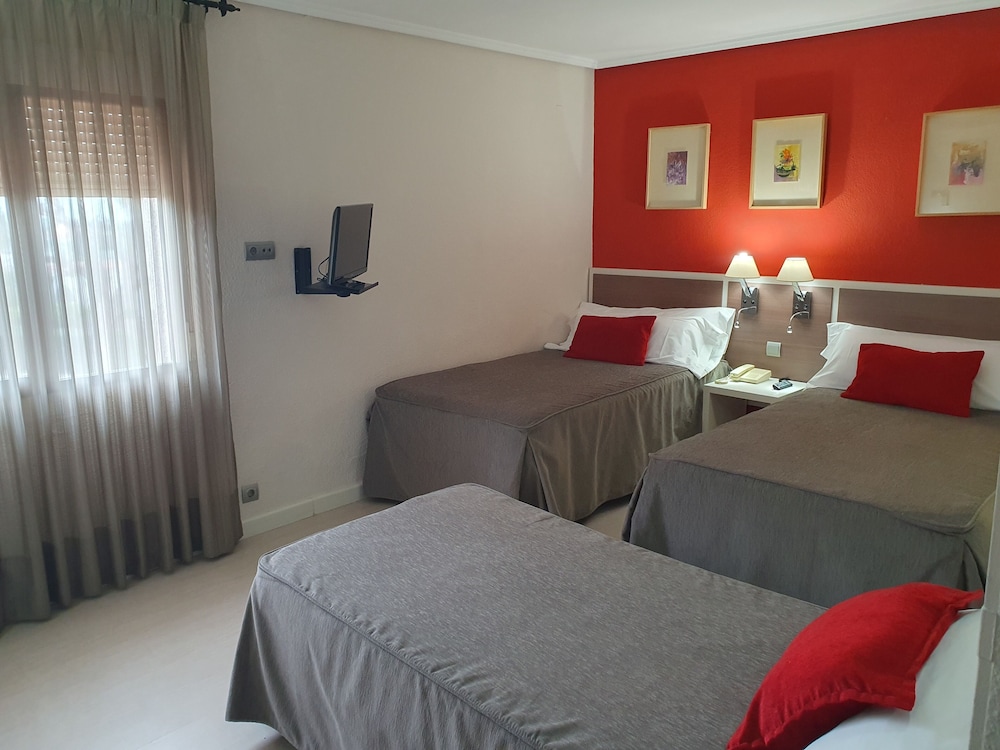 Basic Triple Room, Garden View - Photo 3