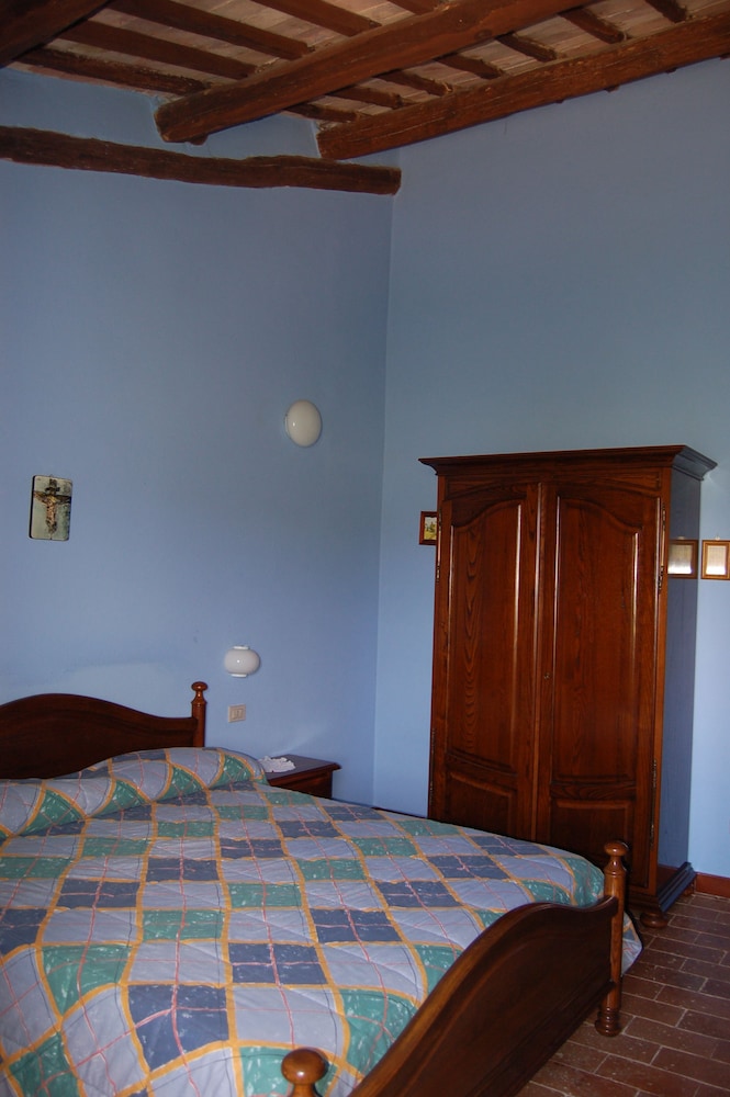 Standard Double Room photo 2