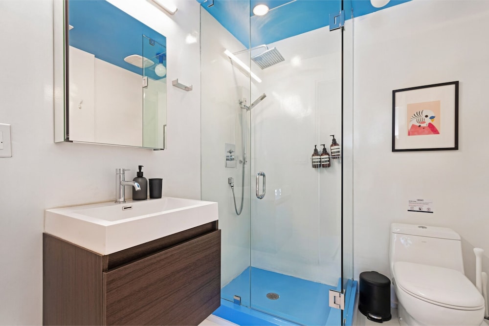 Adjacent Six Bed Six Bath Apartment