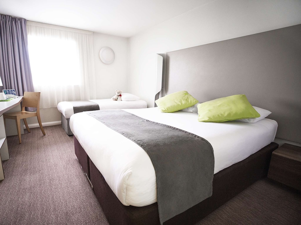 Standard Room, Multiple Beds photo 1