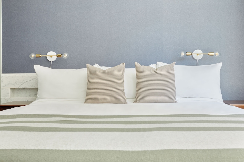 Deluxe Suite, 1 Queen Bed