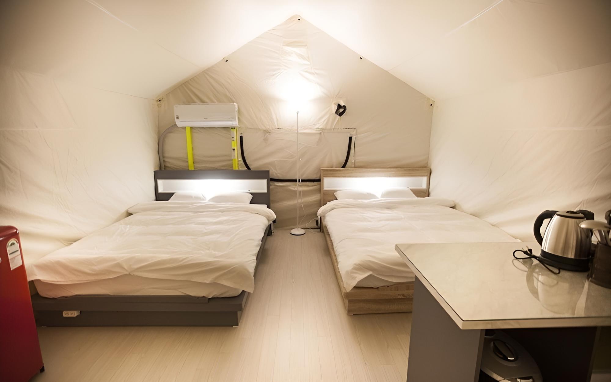 Room (Glamping B7)