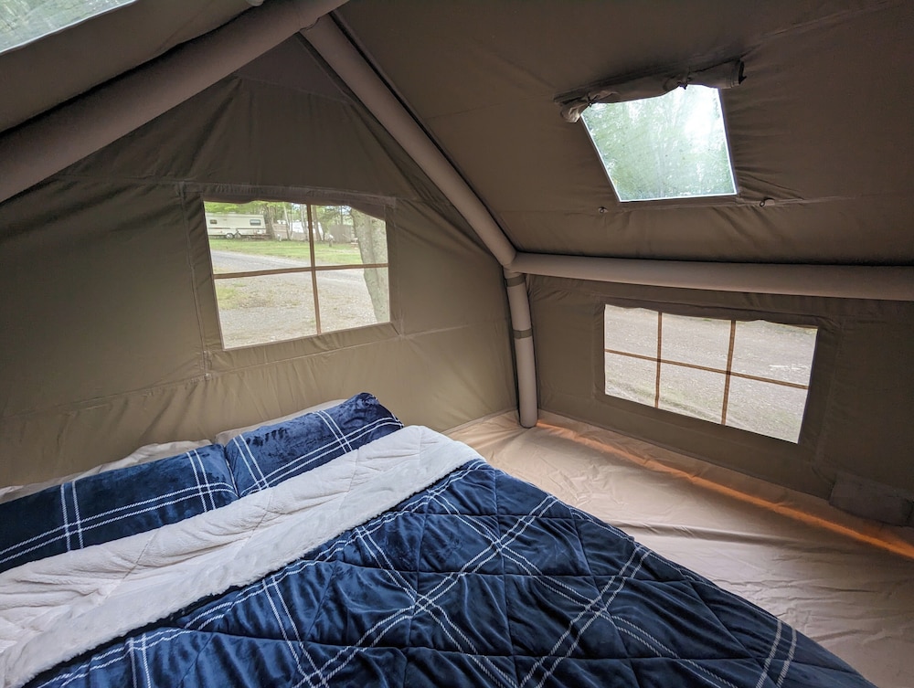 Tent, 1 Double Bed photo 1