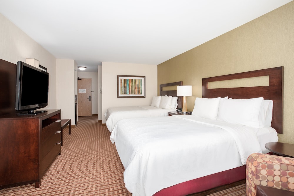 Standard Room, 2 Queen Beds - Photo 1