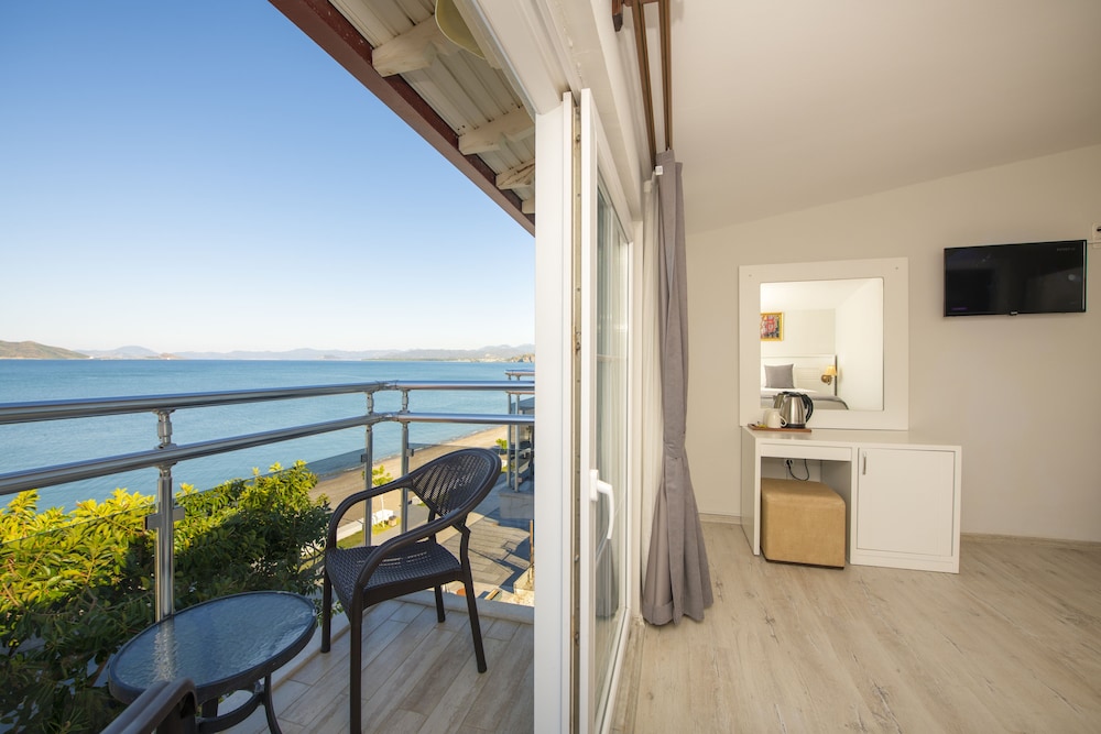 Standard Double Room, Sea View - Photo 2