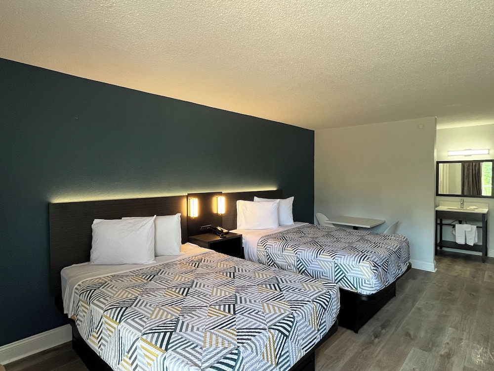 Standard Room, 2 Double Beds, Non Smoking, Kitchenette - Photo 3