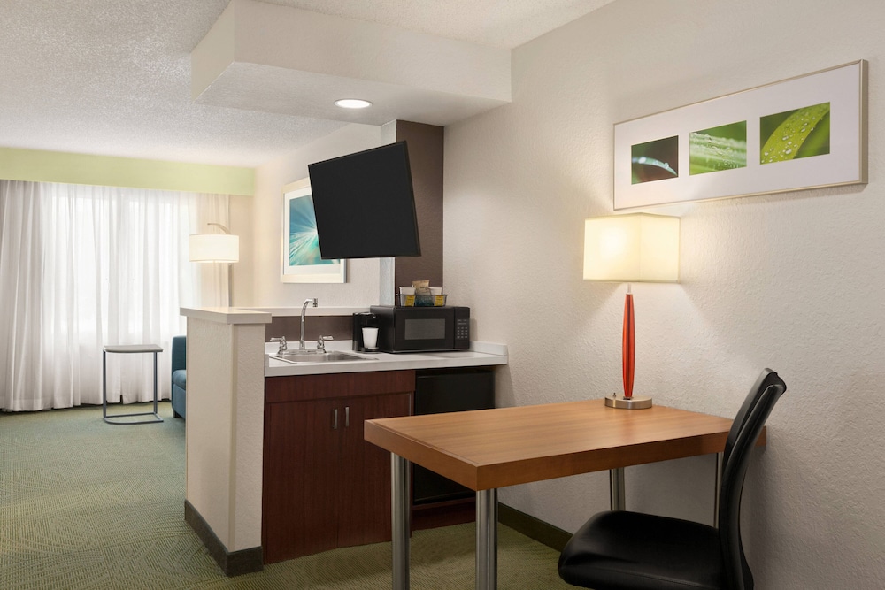 Suite, 2 Double Beds - Photo 6