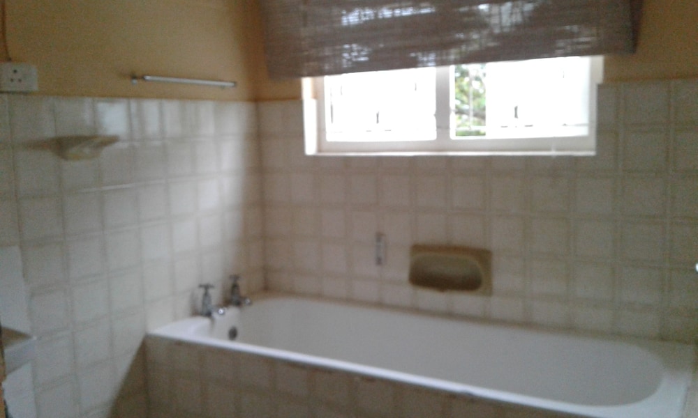 (12) Self Catering Cottage photo 2