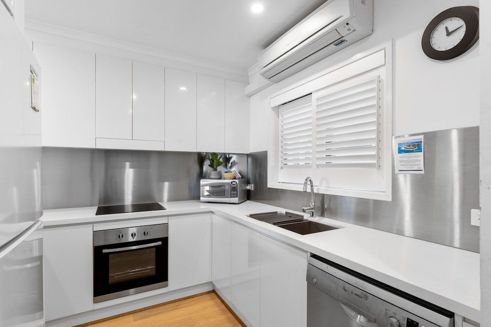 1 Bedroom Premium  Beachside Apartment photo 2